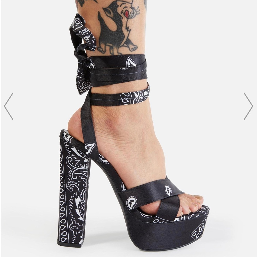 Banana print heels